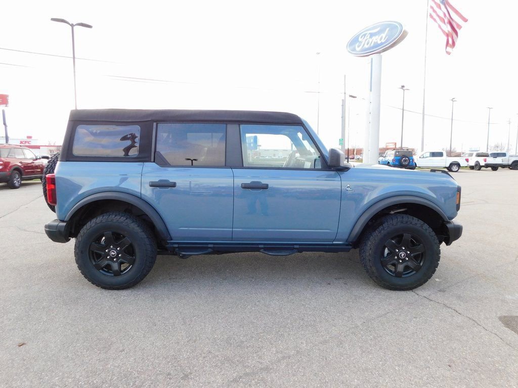 New 2024 Ford Bronco Black Diamond image 2