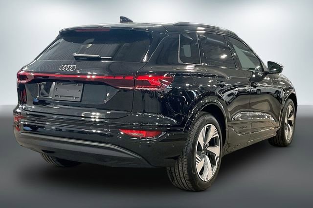 Used 2025 Audi Q6 e-tron Prestige AWD/4WD image 13