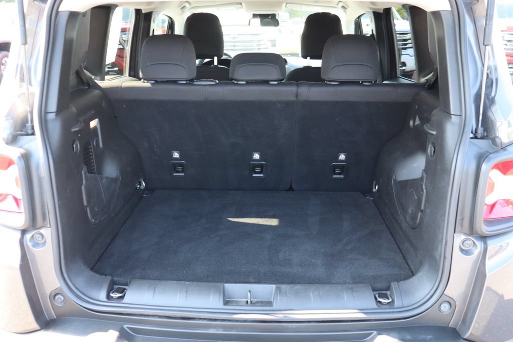 Used 2021 Jeep Renegade Latitude AWD/4WD image 23
