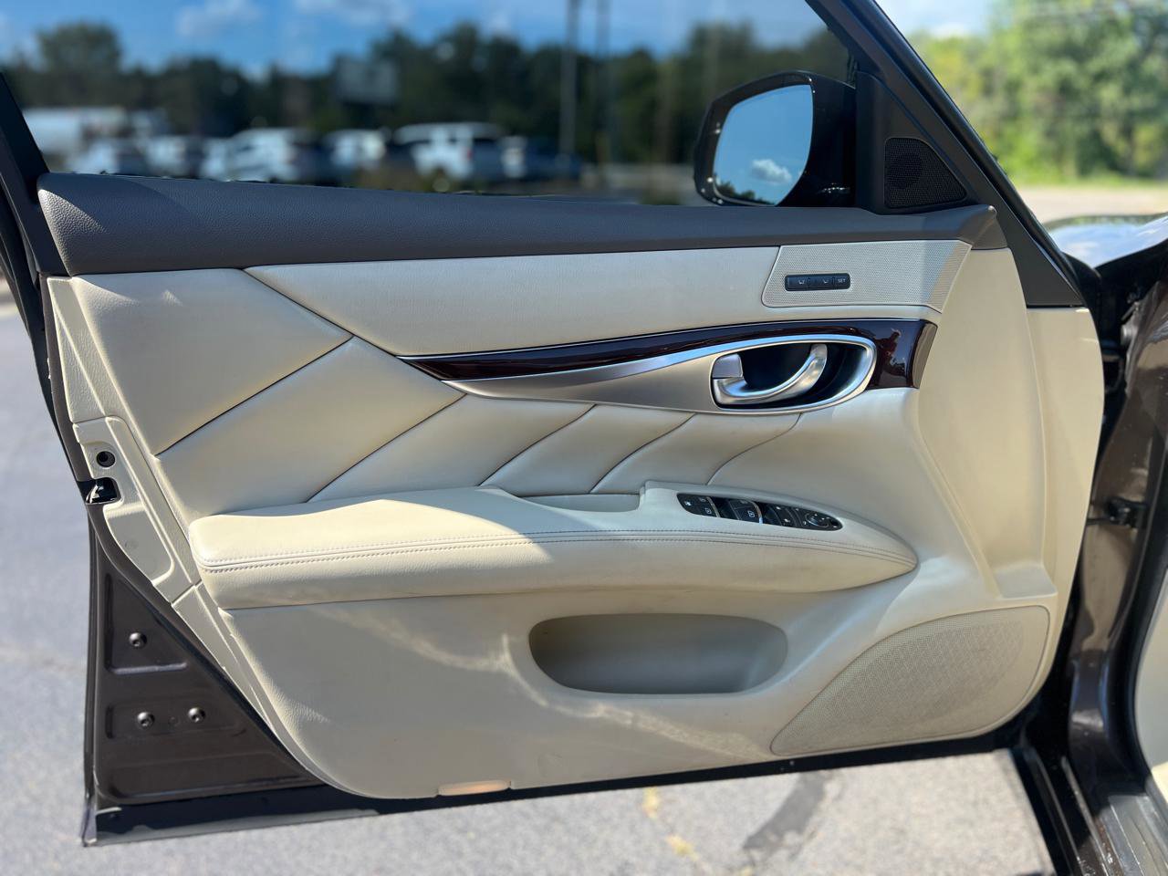 Used 2019 INFINITI Q70 Luxe RWD image 13