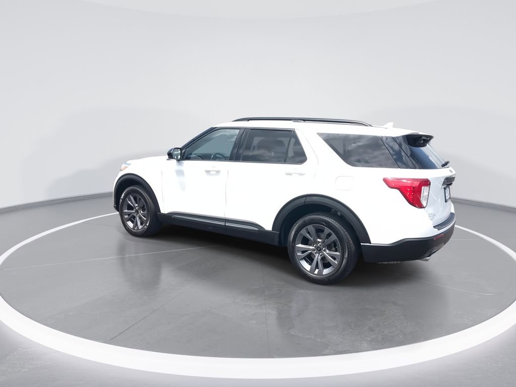 Used 2022 Ford Explorer XLT w/ Equipment Group 202A AWD/4WD image 6
