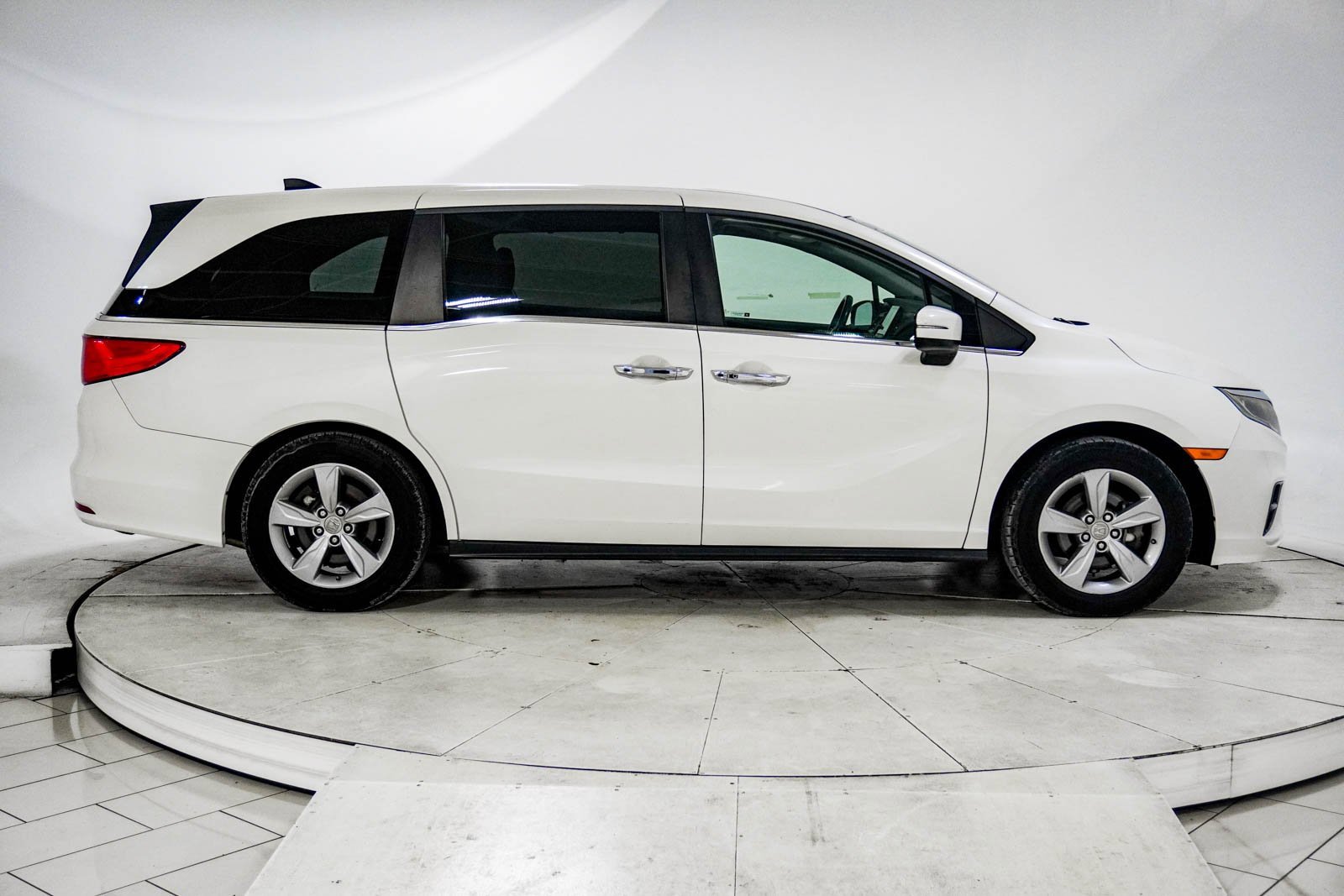 Used 2018 Honda Odyssey EX-L image 13