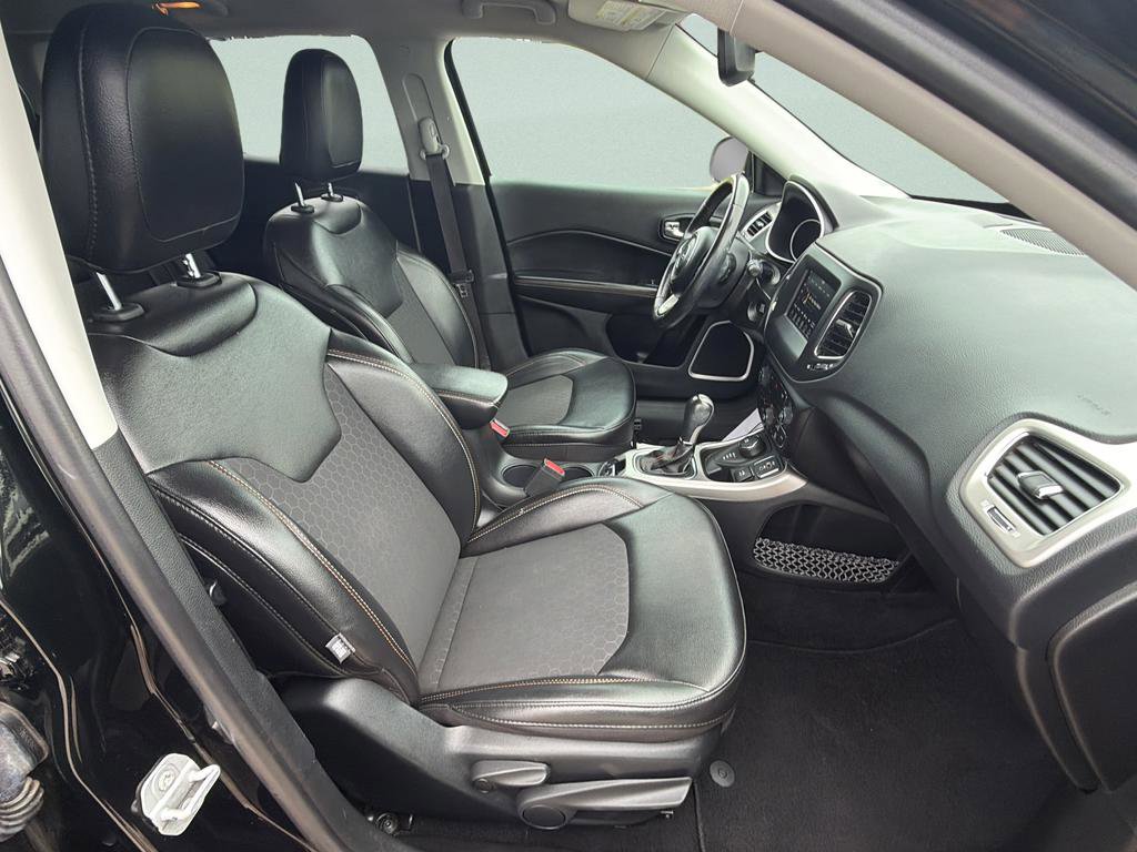 Used 2019 Jeep Compass Latitude image 10