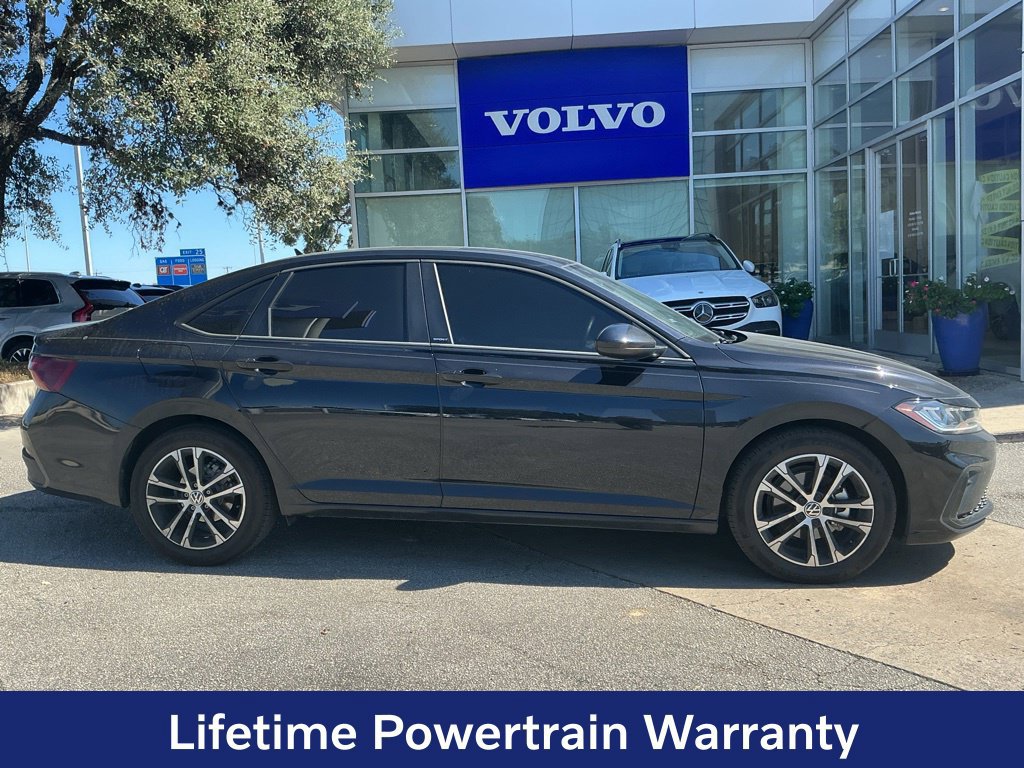 Used 2025 Volkswagen Jetta Sport FWD image 2