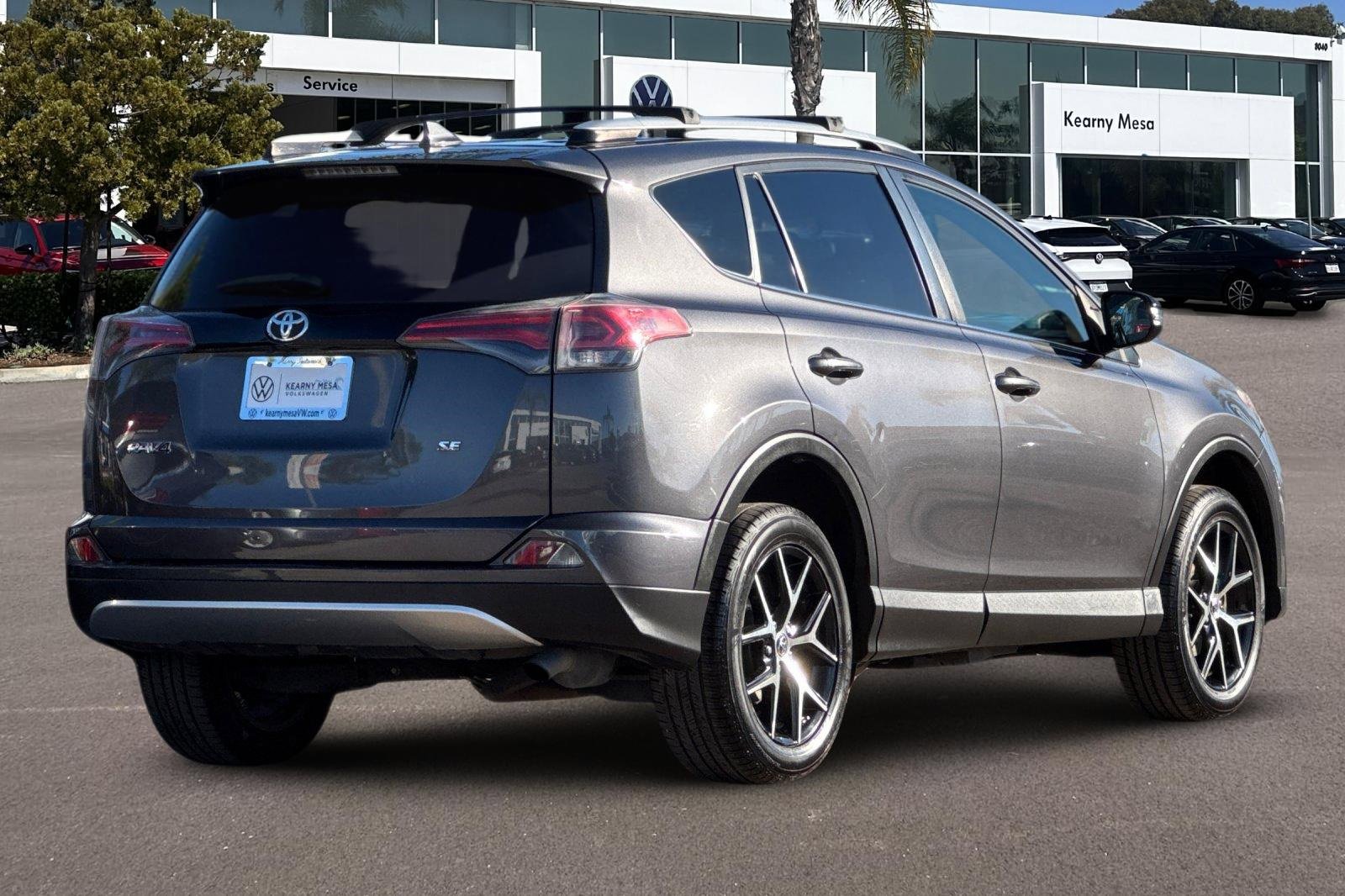 Used 2016 Toyota RAV4 SE image 4