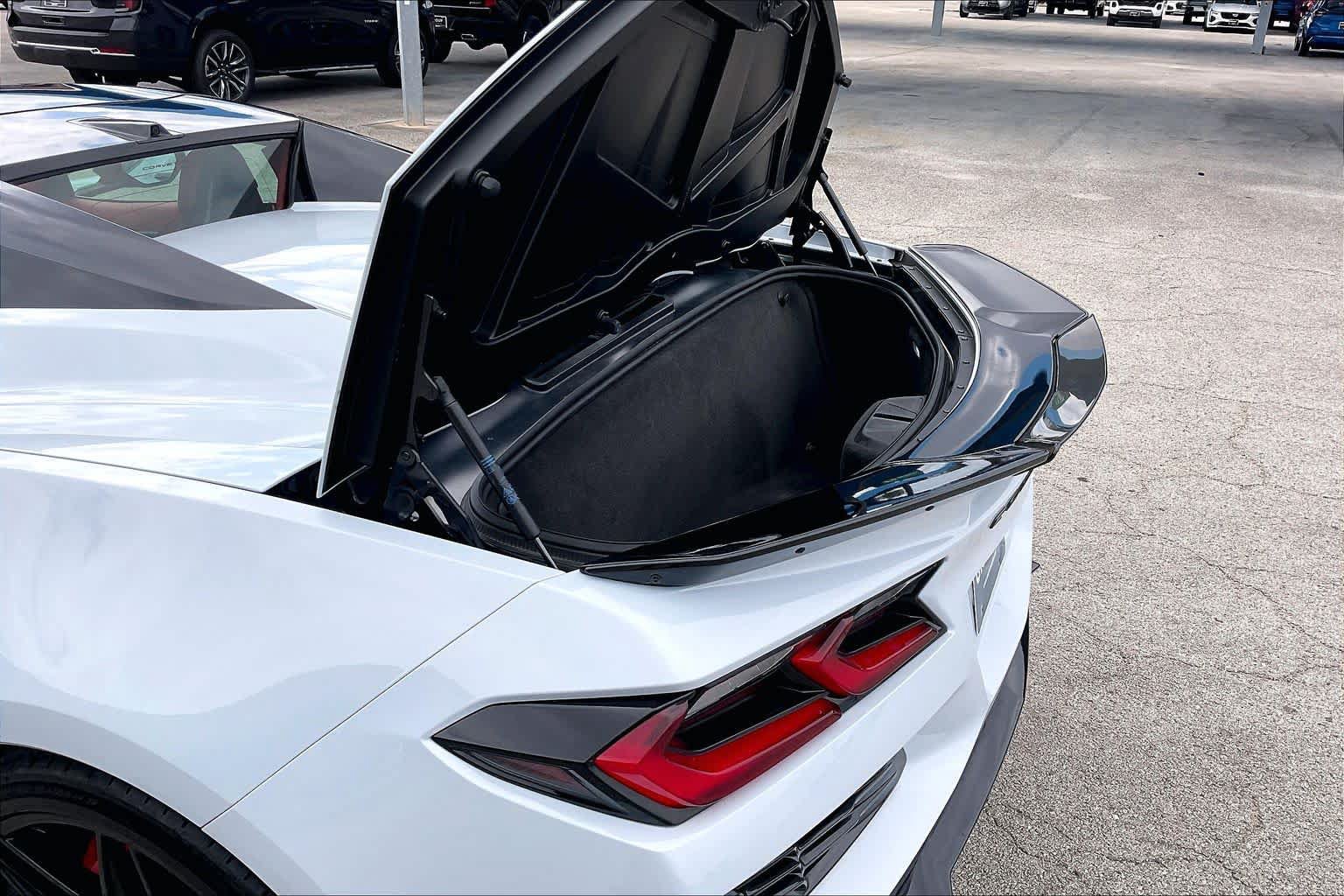 Used 2024 Chevrolet Corvette Z06 RWD image 33