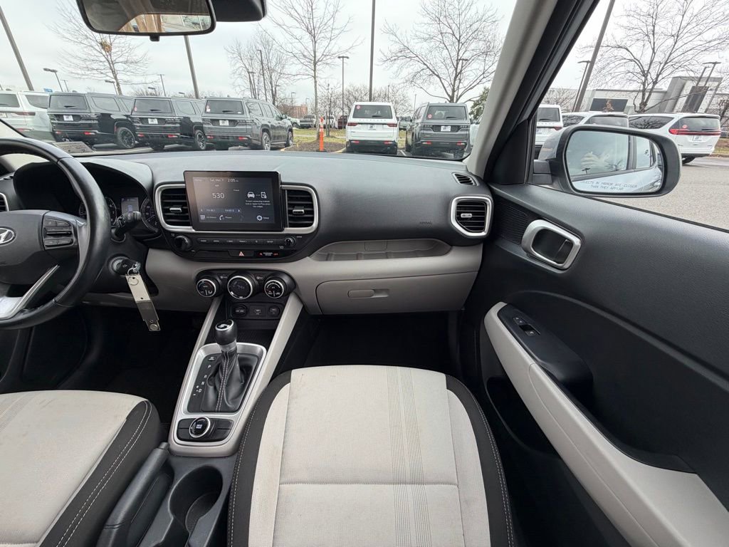 Used 2021 Hyundai Venue SEL w/ Cargo Package image 19