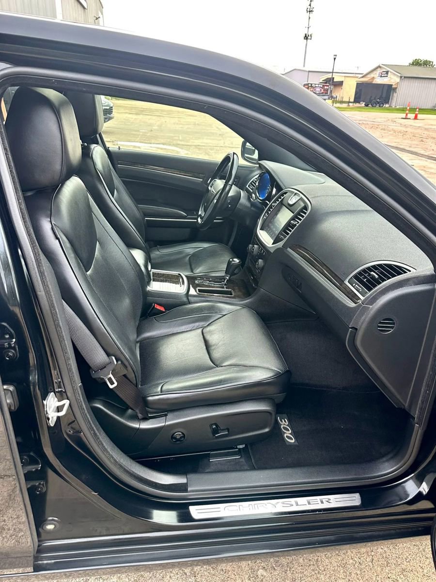 Used 2013 Chrysler 300 C w/ Harman Kardon Audio Group RWD image 13