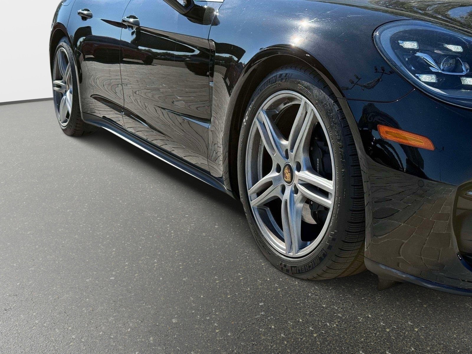 Used 2022 Porsche Panamera 4 AWD/4WD image 20