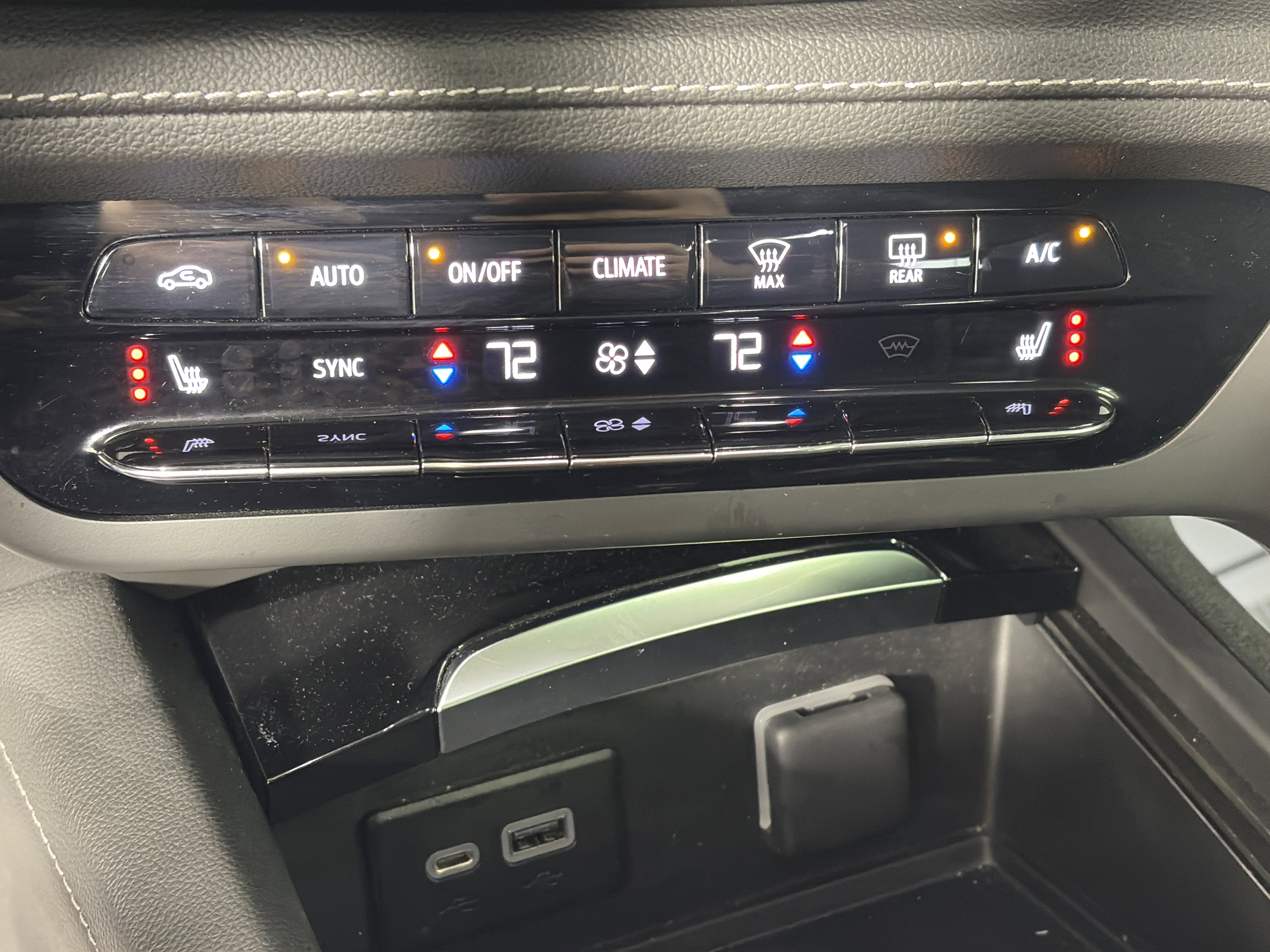 Used 2023 Buick Envision Essence image 22