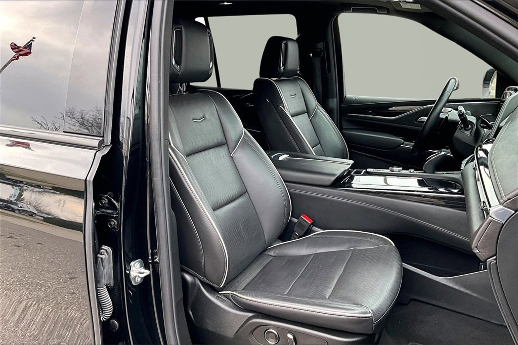 Used 2024 Cadillac Escalade Sport image 7