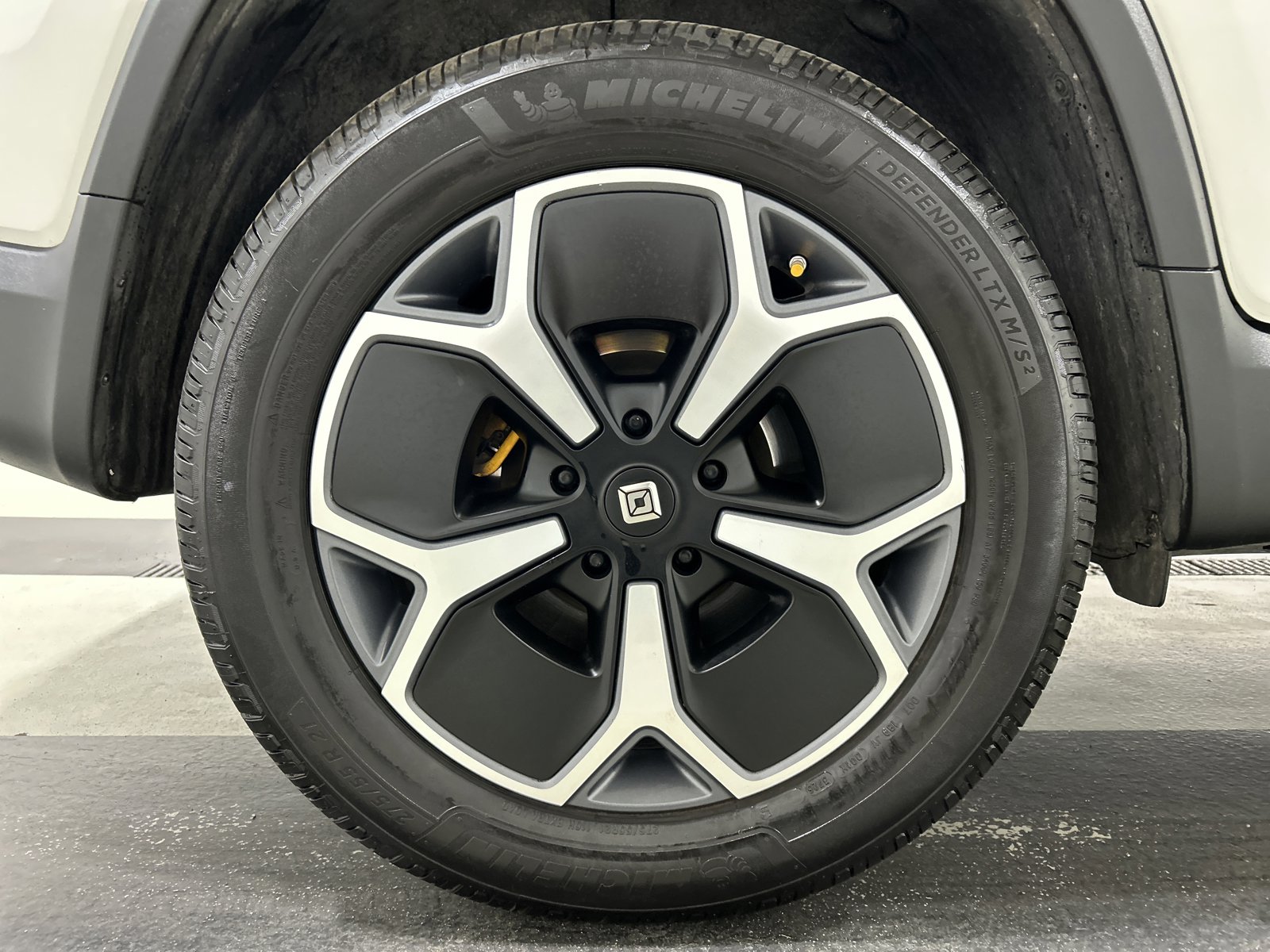 Used 2022 Rivian R1T Adventure image 12