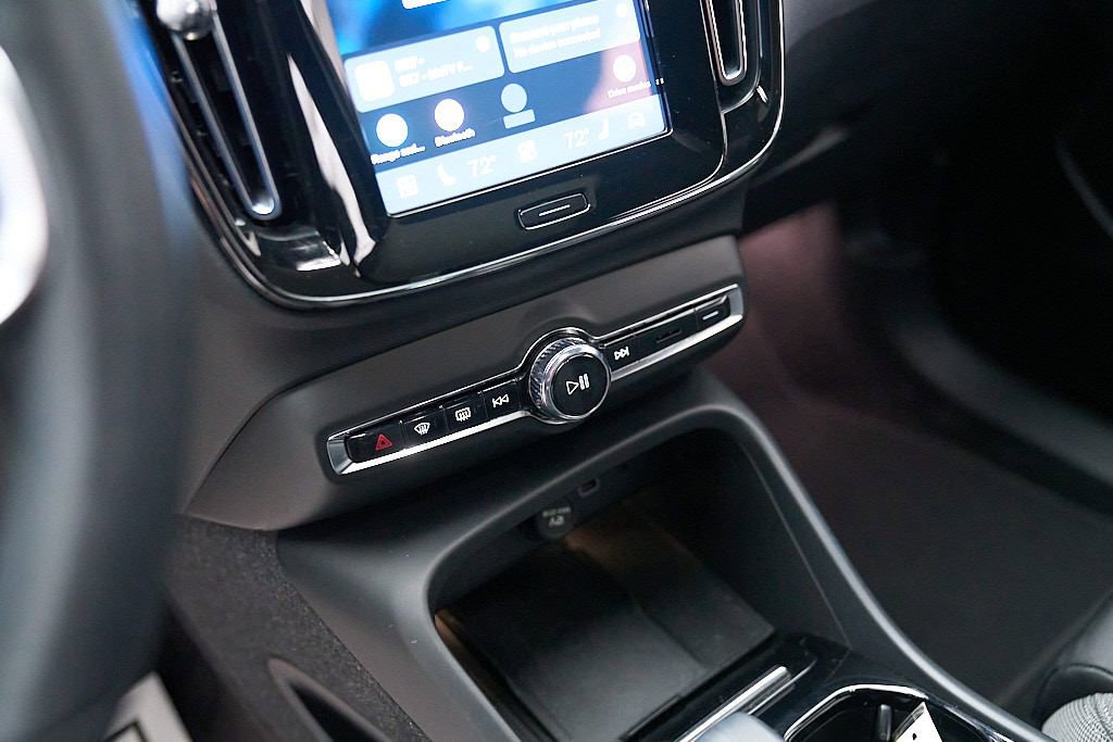 Used 2023 Volvo C40 Recharge Core AWD/4WD image 14