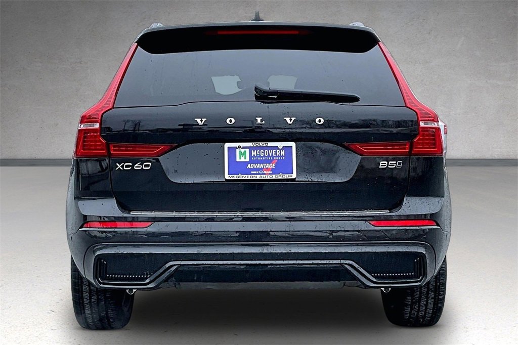 Used 2023 Volvo XC60 B5 Plus w/ Climate Package image 5