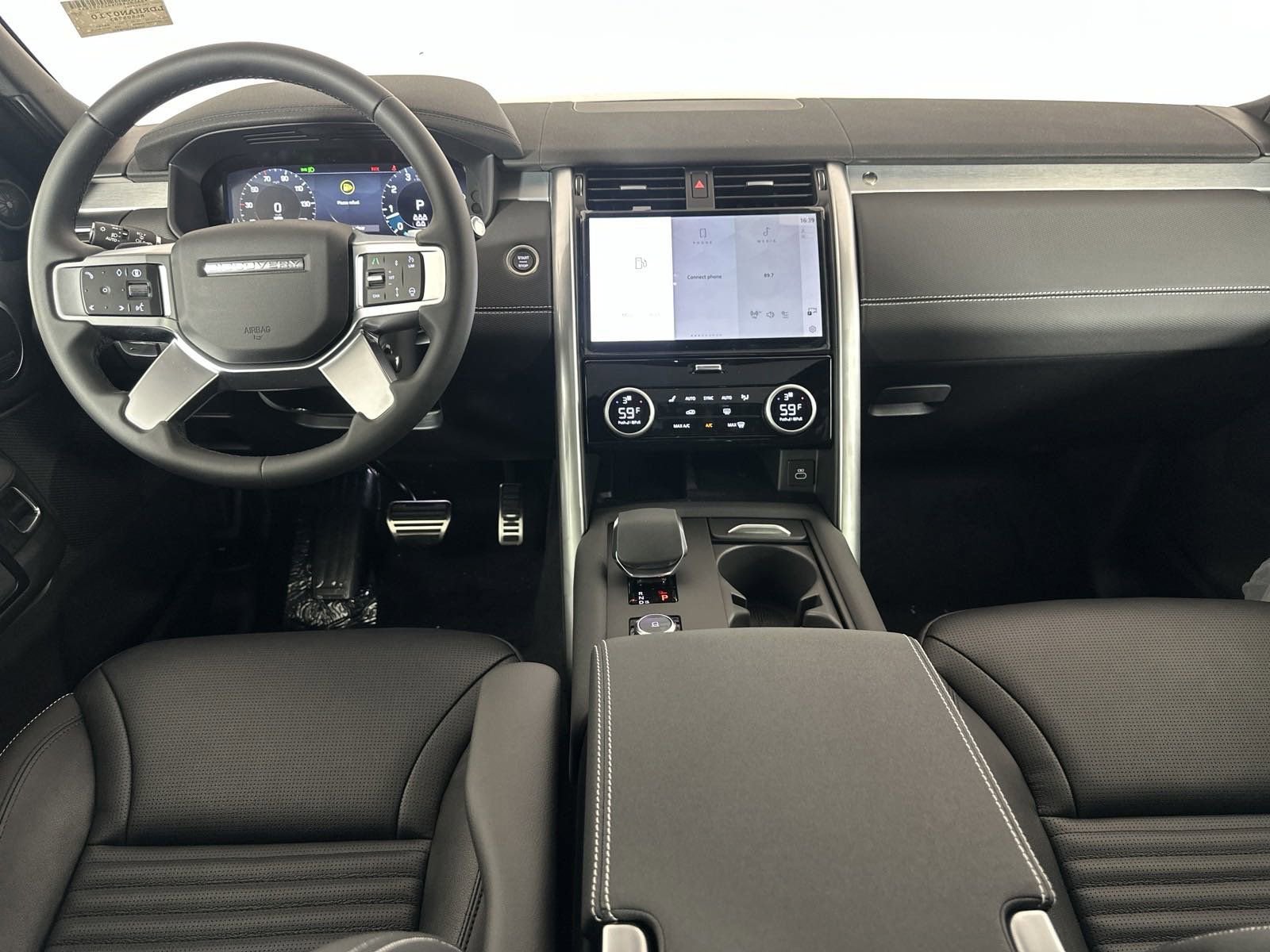 Certified 2025 Land Rover Discovery Dynamic SE AWD/4WD image 4