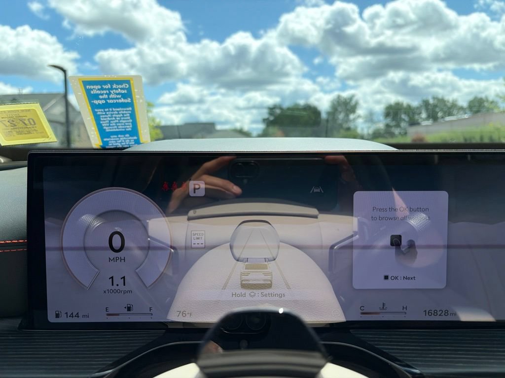 Certified 2025 Genesis GV80 3.5T AWD/4WD image 6