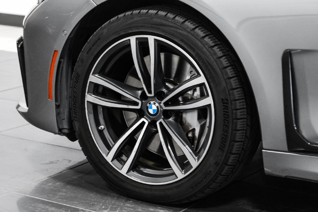 Used 2021 BMW 750i xDrive w/ M Sport Package AWD/4WD image 57