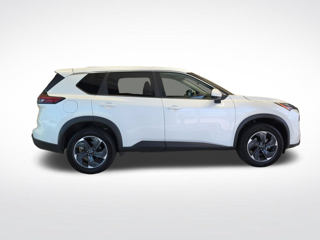 Used 2024 Nissan Rogue SV AWD/4WD image 7