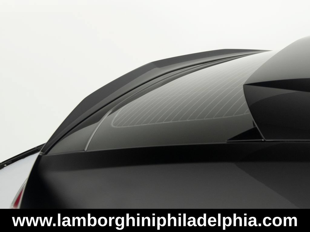 Used 2025 Lamborghini Urus SE AWD/4WD image 42
