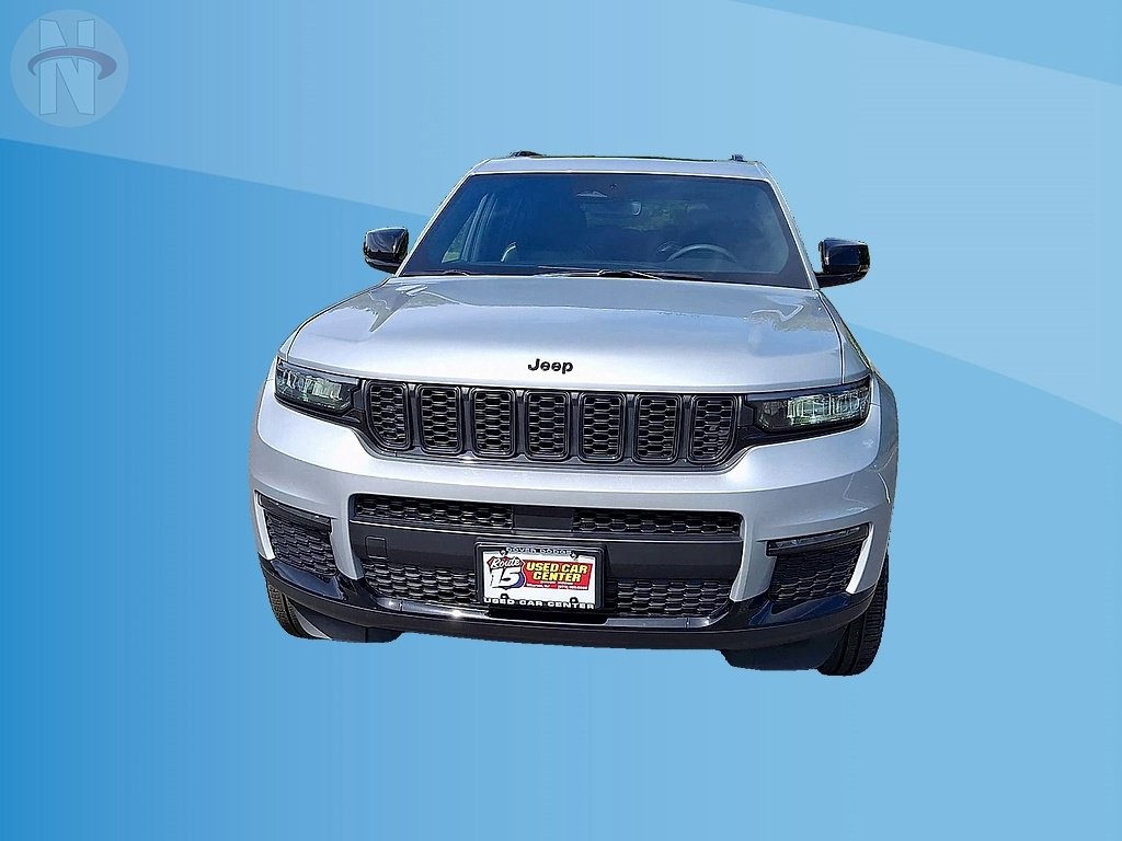 Used 2024 Jeep Grand Cherokee L Limited w/ Black Appearance Package AWD/4WD image 3