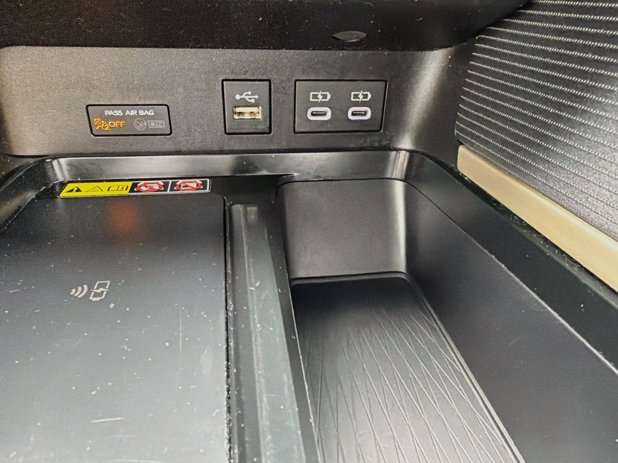 Used 2025 Toyota Camry SE FWD image 29