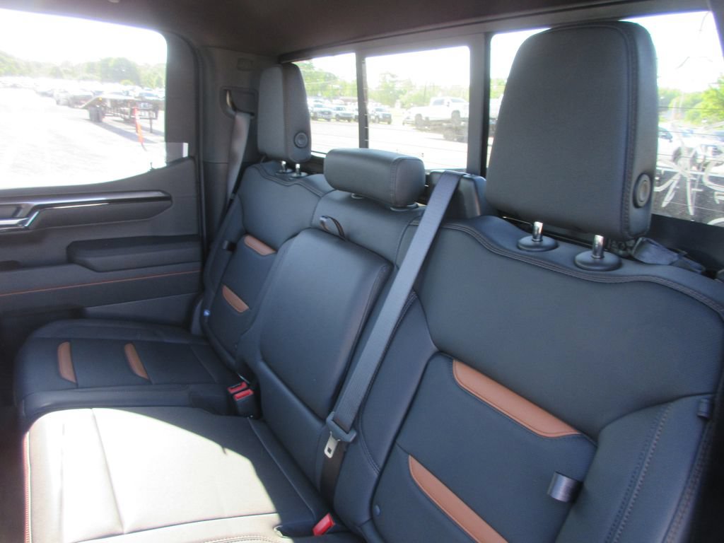 New 2026 GMC Sierra 1500 AT4 w/ AT4 Premium Package AWD/4WD image 17
