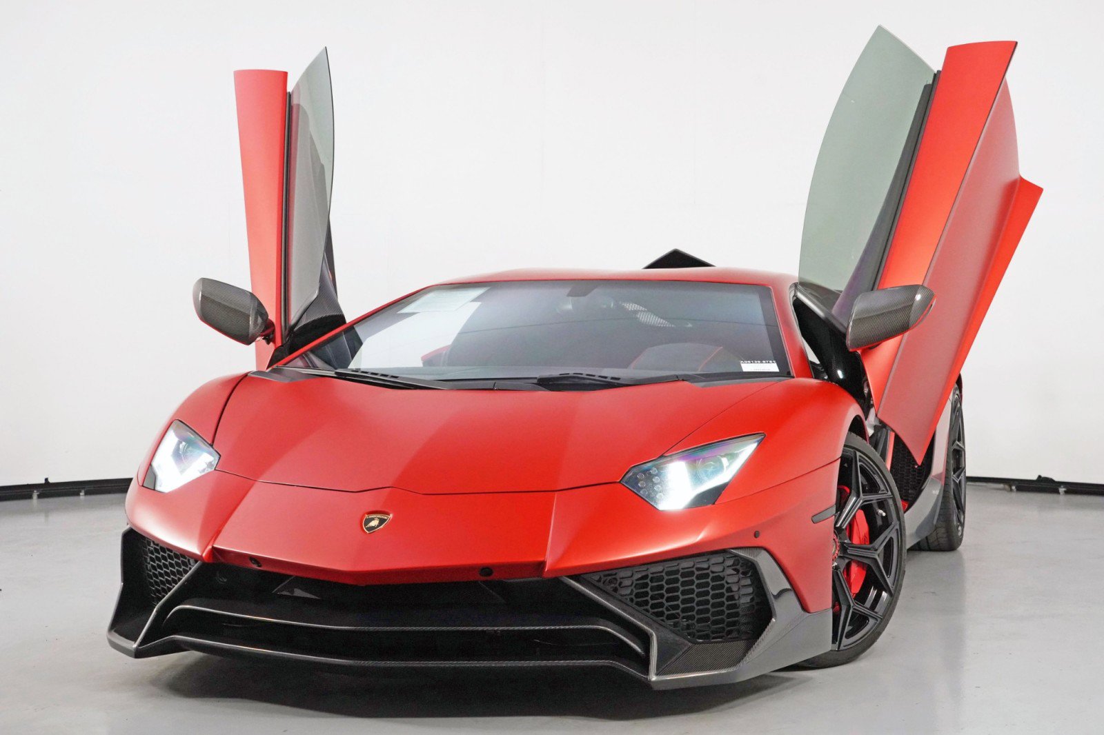 Used 2017 Lamborghini Aventador S image 4