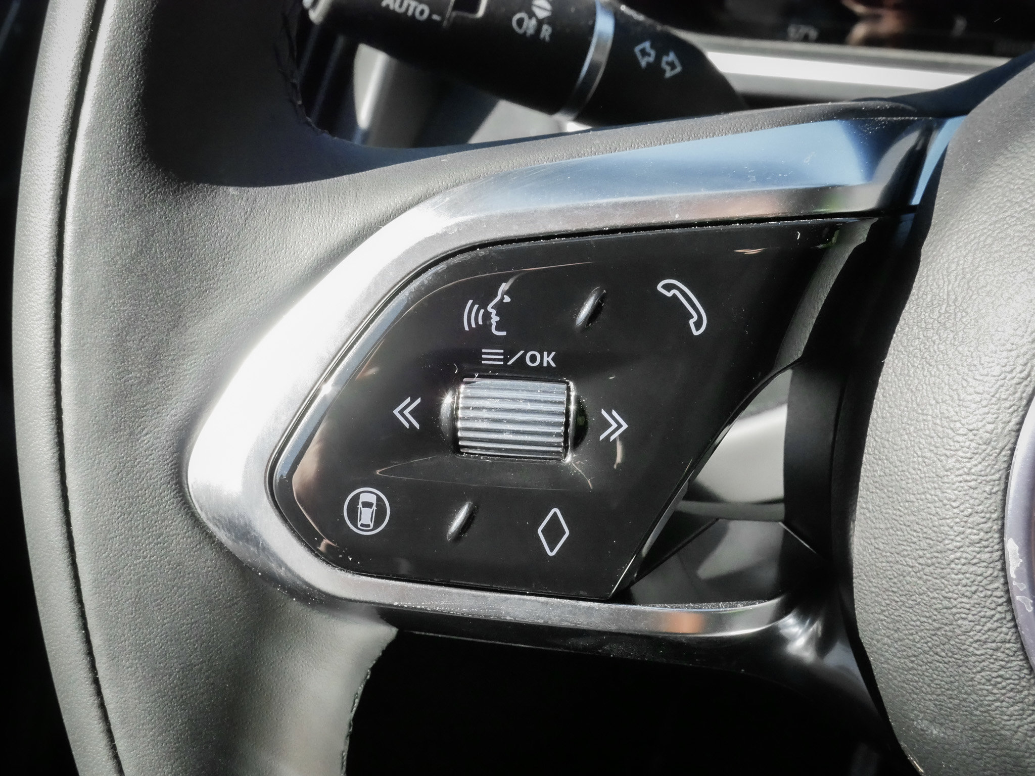 Used 2024 Jaguar I-PACE R-Dynamic HSE image 19