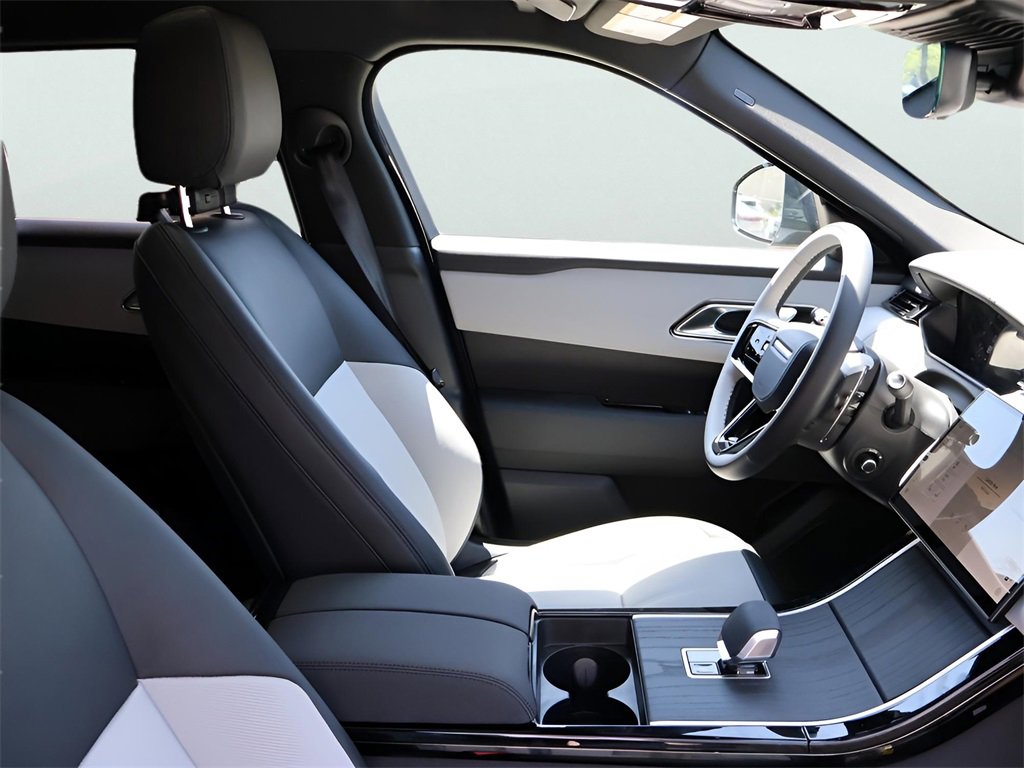 New 2026 Land Rover Range Rover Velar Dynamic SE image 10