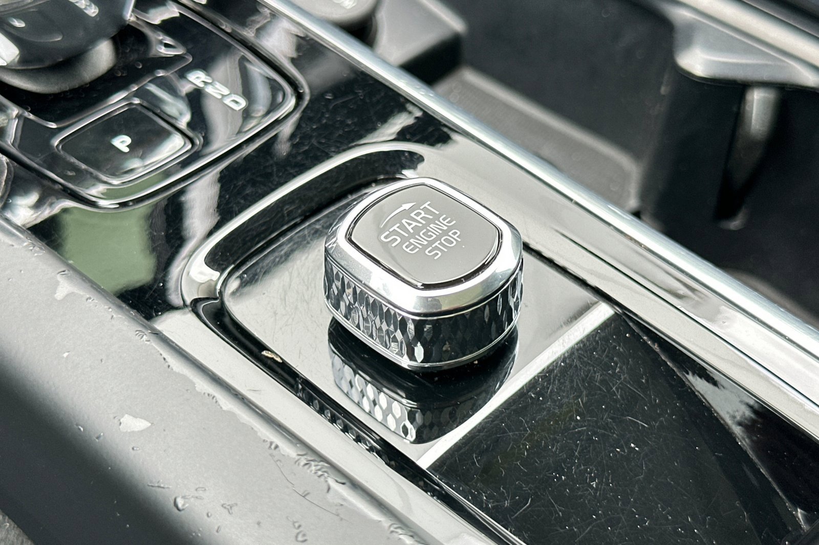 Used 2023 Volvo XC60 B5 Ultimate w/ Climate Package image 26