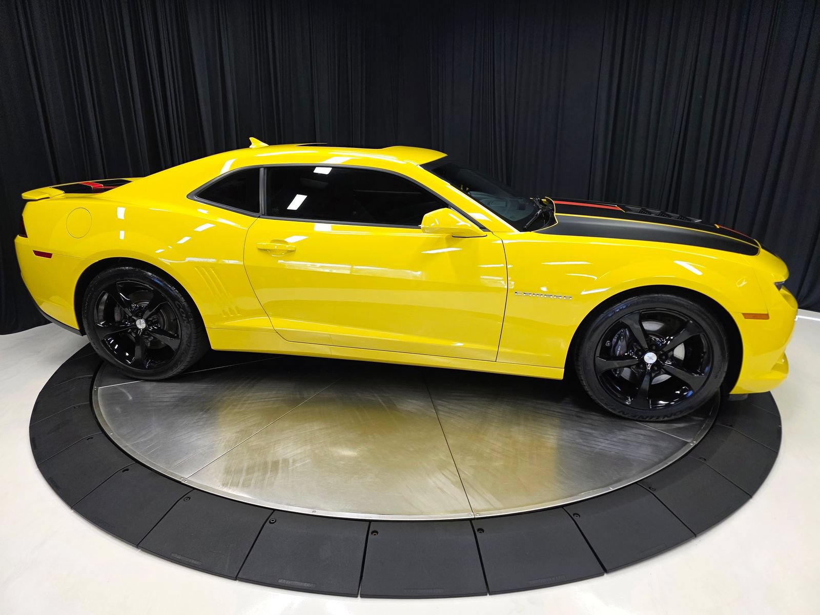 Used 2014 Chevrolet Camaro SS w/ RS Package RWD image 14