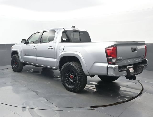Used 2022 Toyota Tacoma SR5 AWD/4WD image 3