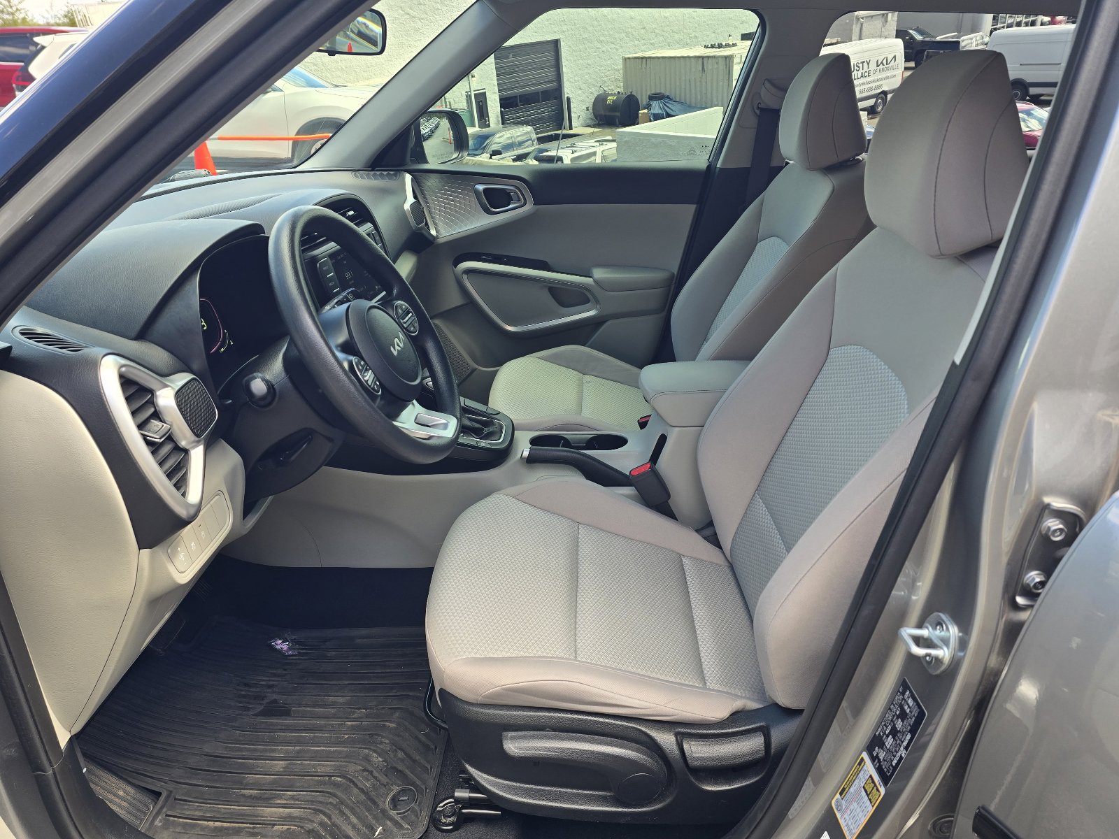 Used 2023 Kia Soul LX image 11