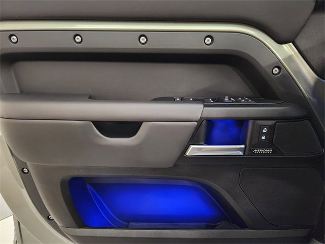 Used 2025 Land Rover Defender 110 X image 23