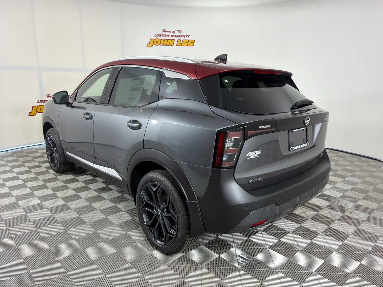 New 2026 Nissan Kicks SR w/ Interior Electronics Package FWD image 3