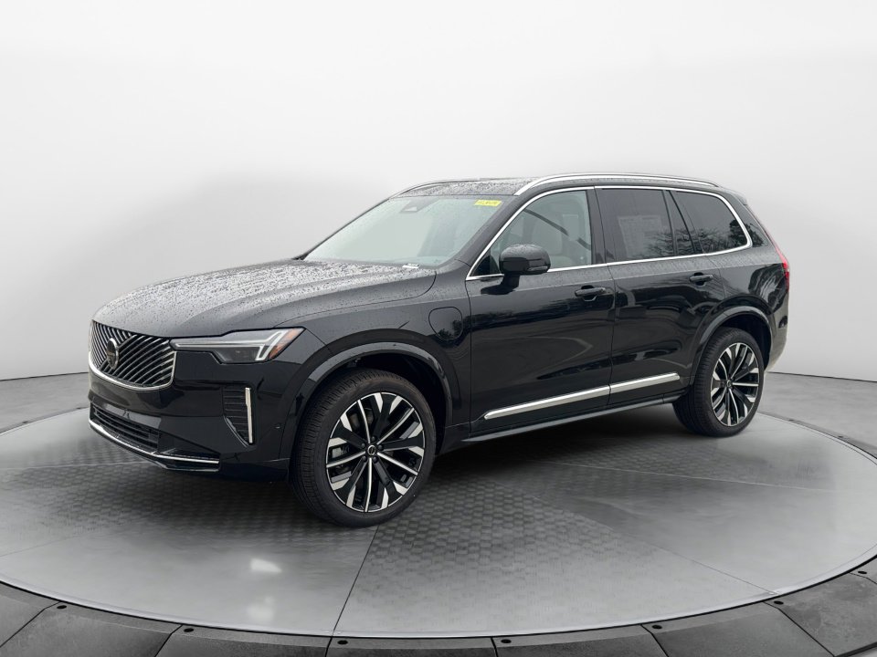 New 2026 Volvo XC90 T8 Plus w/ Protection Package Premier image 3