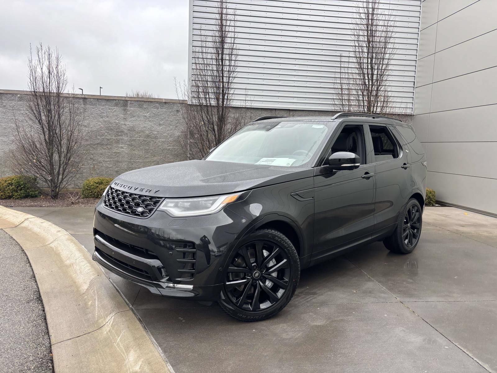 New 2026 Land Rover Discovery Dynamic SE