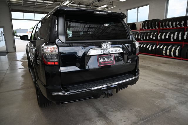 Used 2020 Toyota 4Runner Limited AWD/4WD image 7