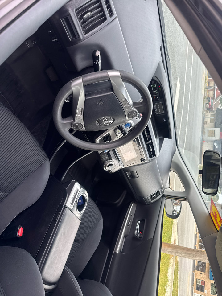 Used 2015 Toyota Prius V Three image 8
