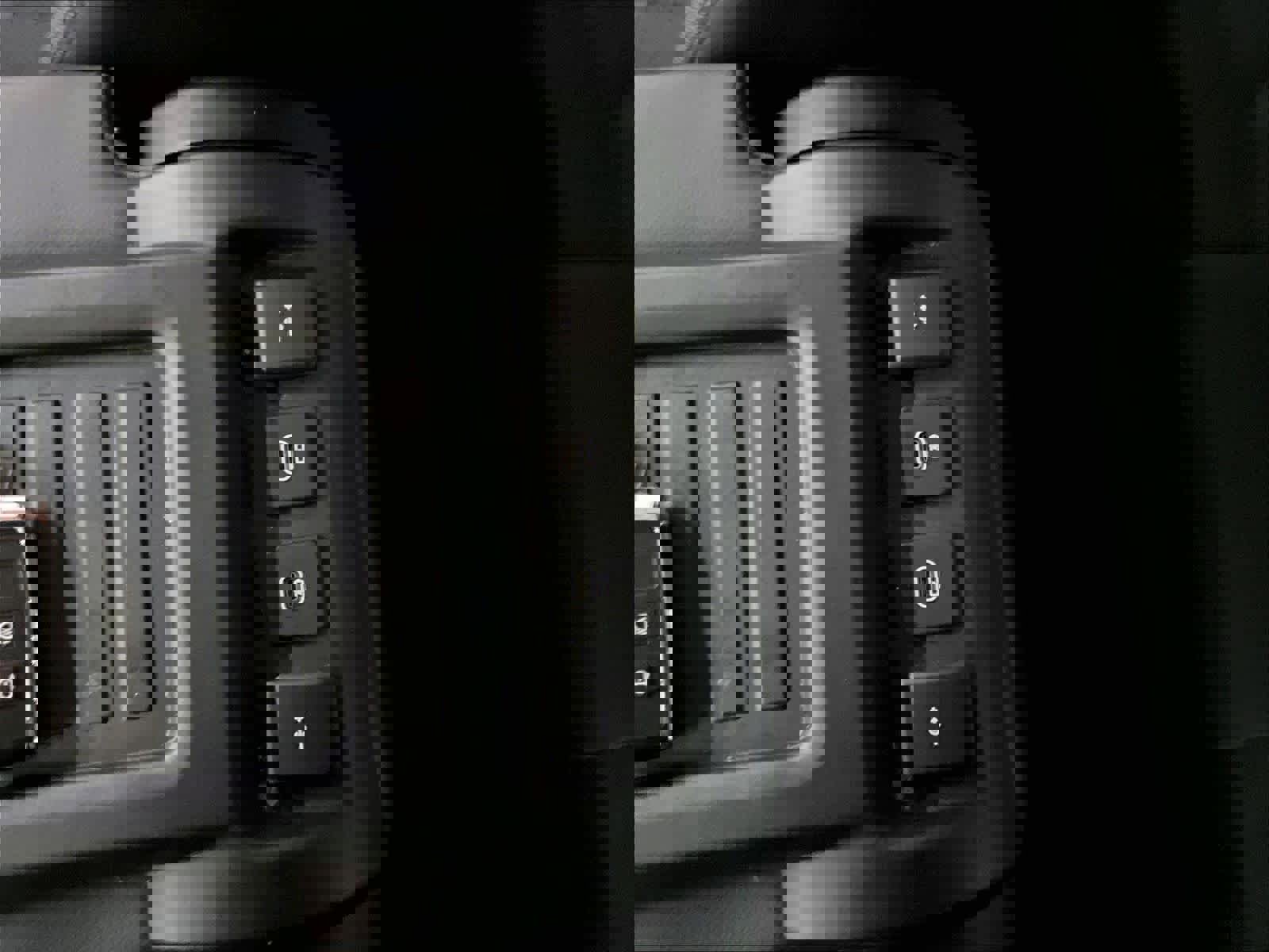 Used 2021 Land Rover Defender 90 First Edition image 35