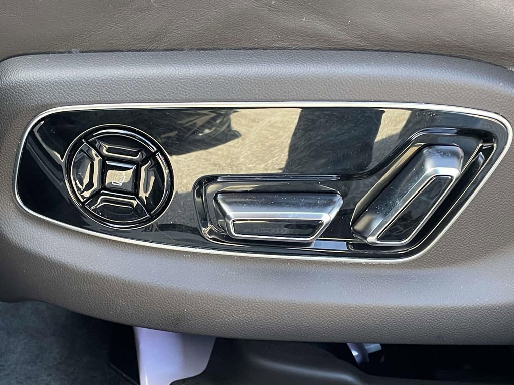 Used 2023 Audi A8 L 3.0T image 7