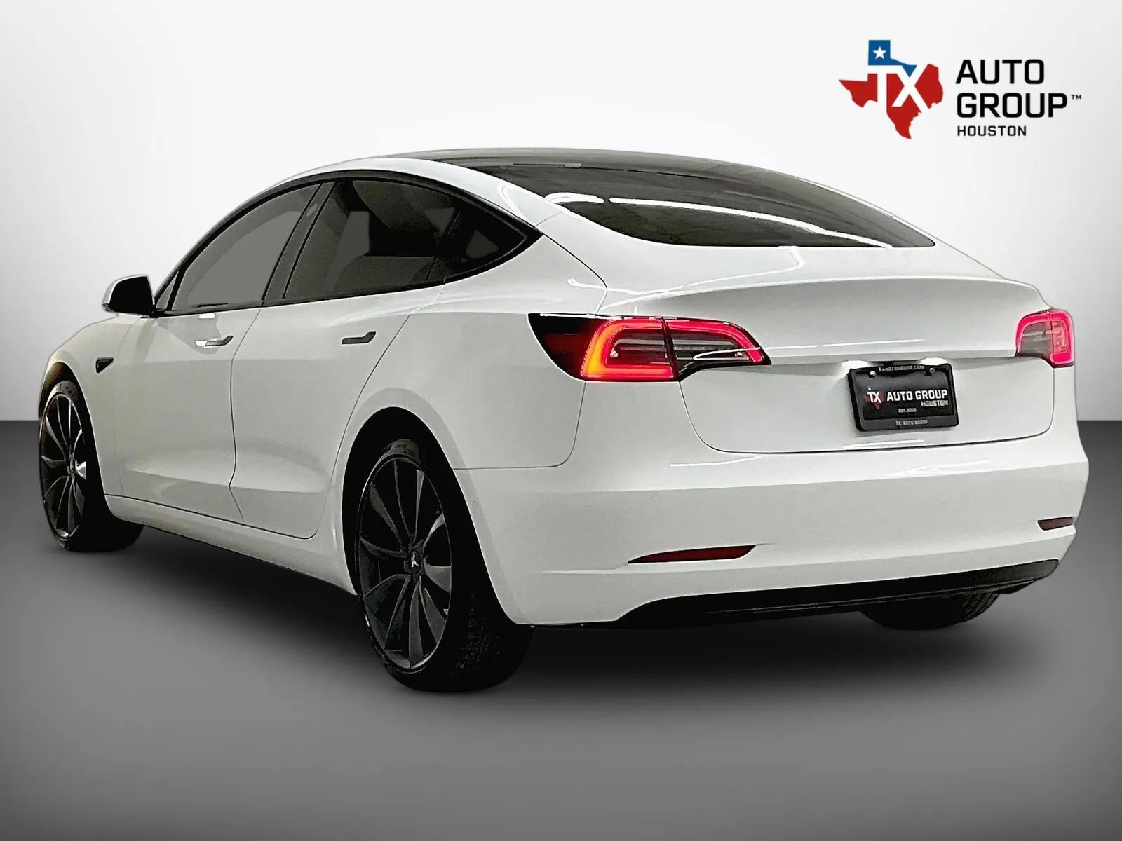 Used 2022 Tesla Model 3 Long Range AWD/4WD image 3