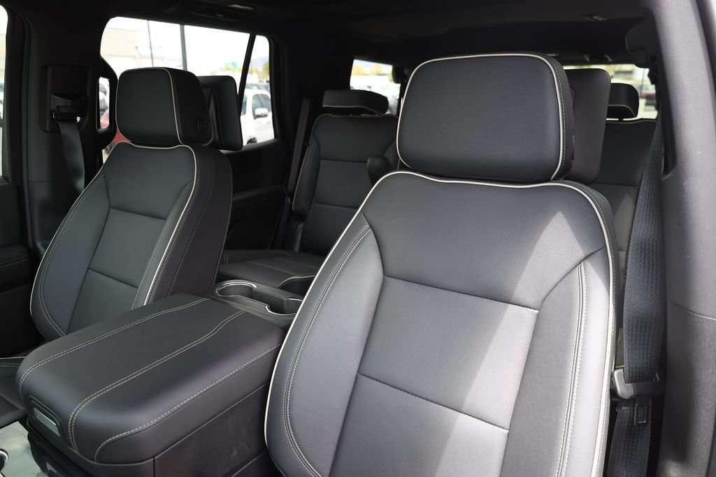 Used 2026 GMC Yukon Elevation w/ Elevation Premium Package AWD/4WD image 17