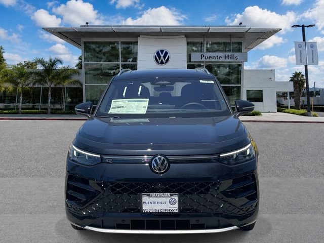 New 2026 Volkswagen Tiguan SEL R-Line AWD/4WD image 2