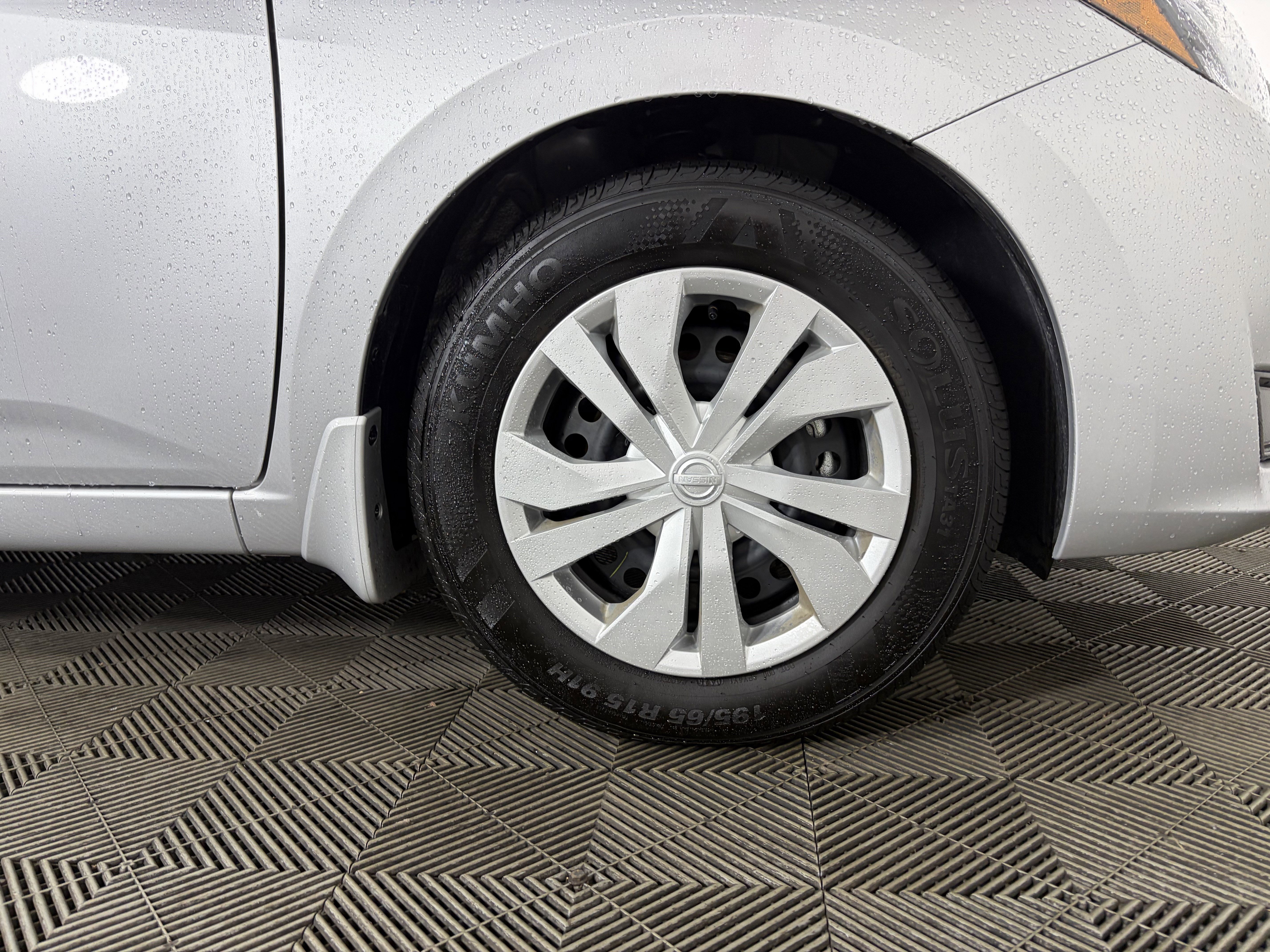 Used 2025 Nissan Versa S w/ Electronics Package image 44