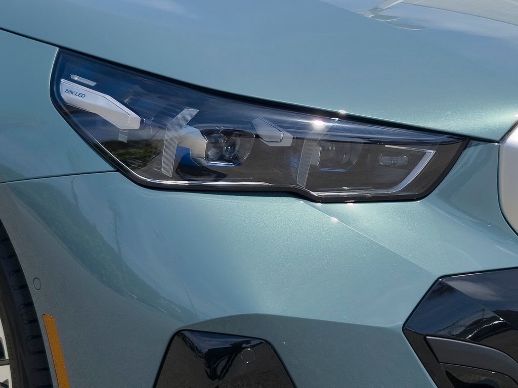 New 2026 BMW 550e xDrive image 5