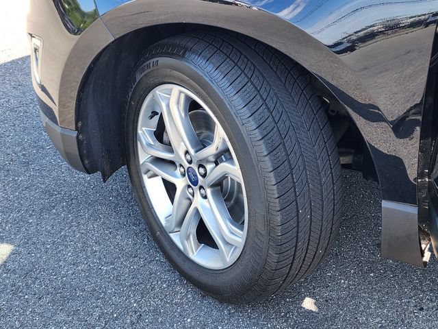 Certified 2018 Ford Edge Titanium AWD/4WD image 33