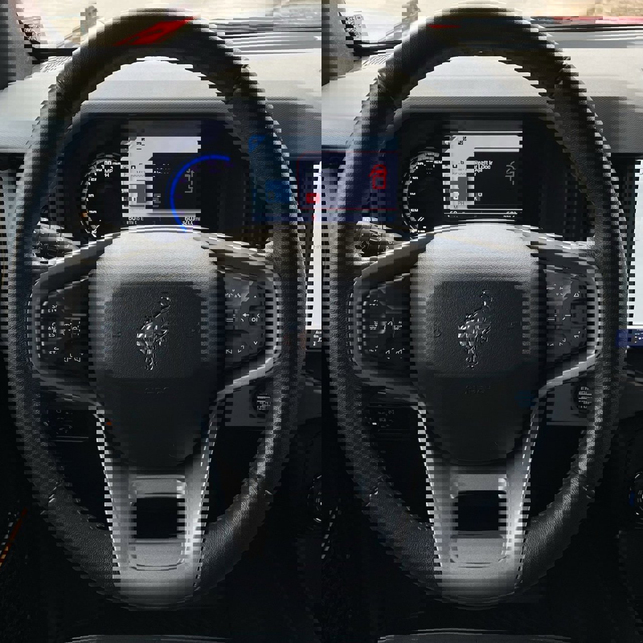 Used 2023 Ford Bronco Badlands image 12