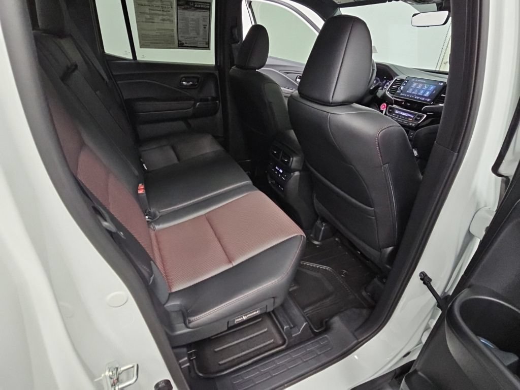 Used 2025 Honda Ridgeline Black Edition image 40