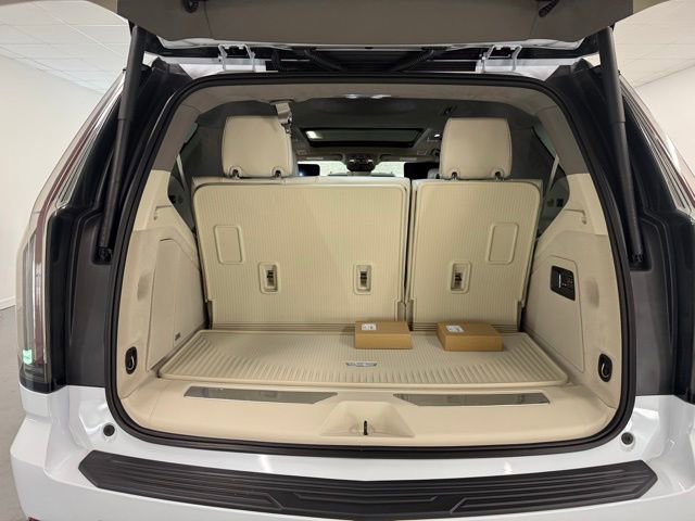 Used 2026 Cadillac Escalade Platinum Sport w/ LPO, ONYX Package image 8